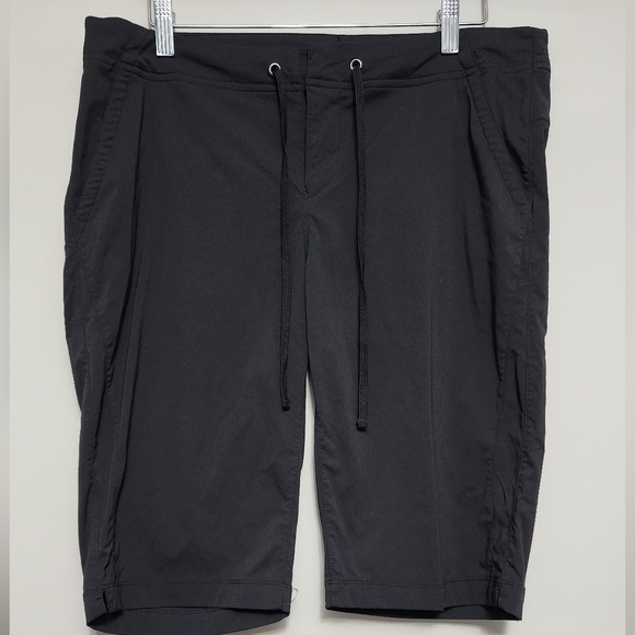 Columbia Pants - Columbia Light Drawstring Shorts Size 12
